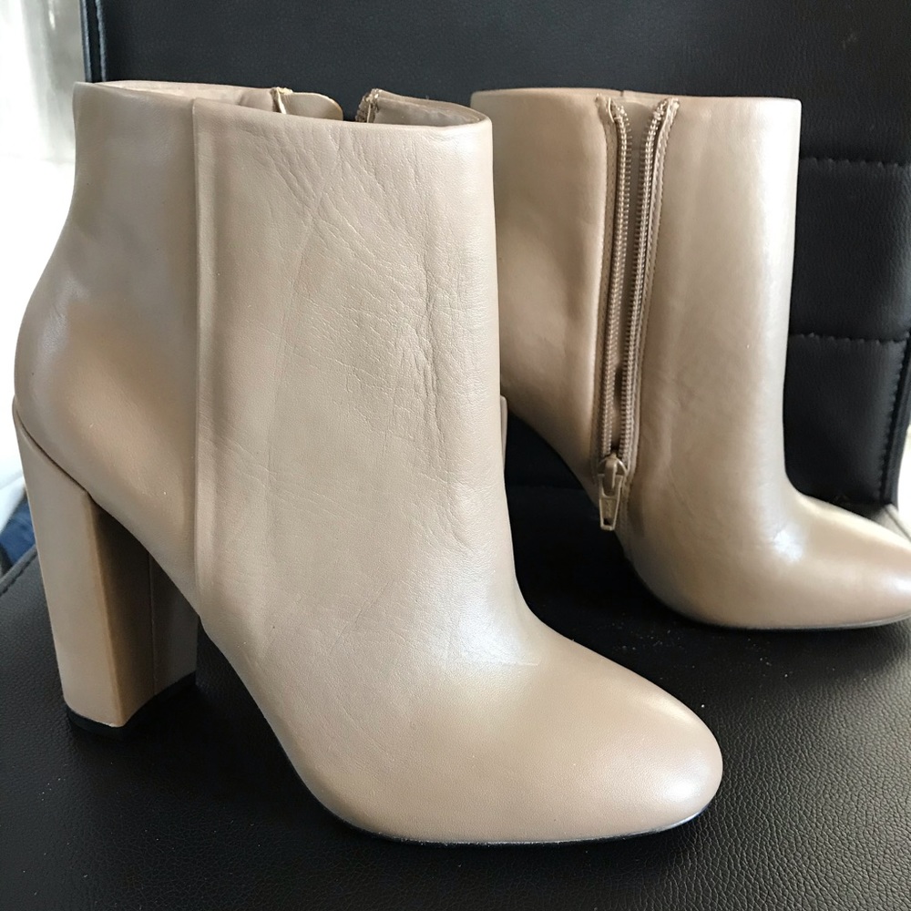 Never worn Aldo nude beige high heel ankle boots